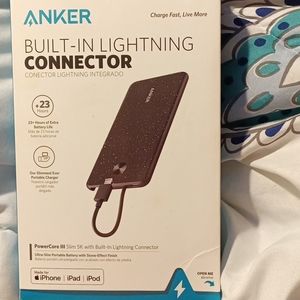 Powercore ||| slim 5kwith built in lighting connector